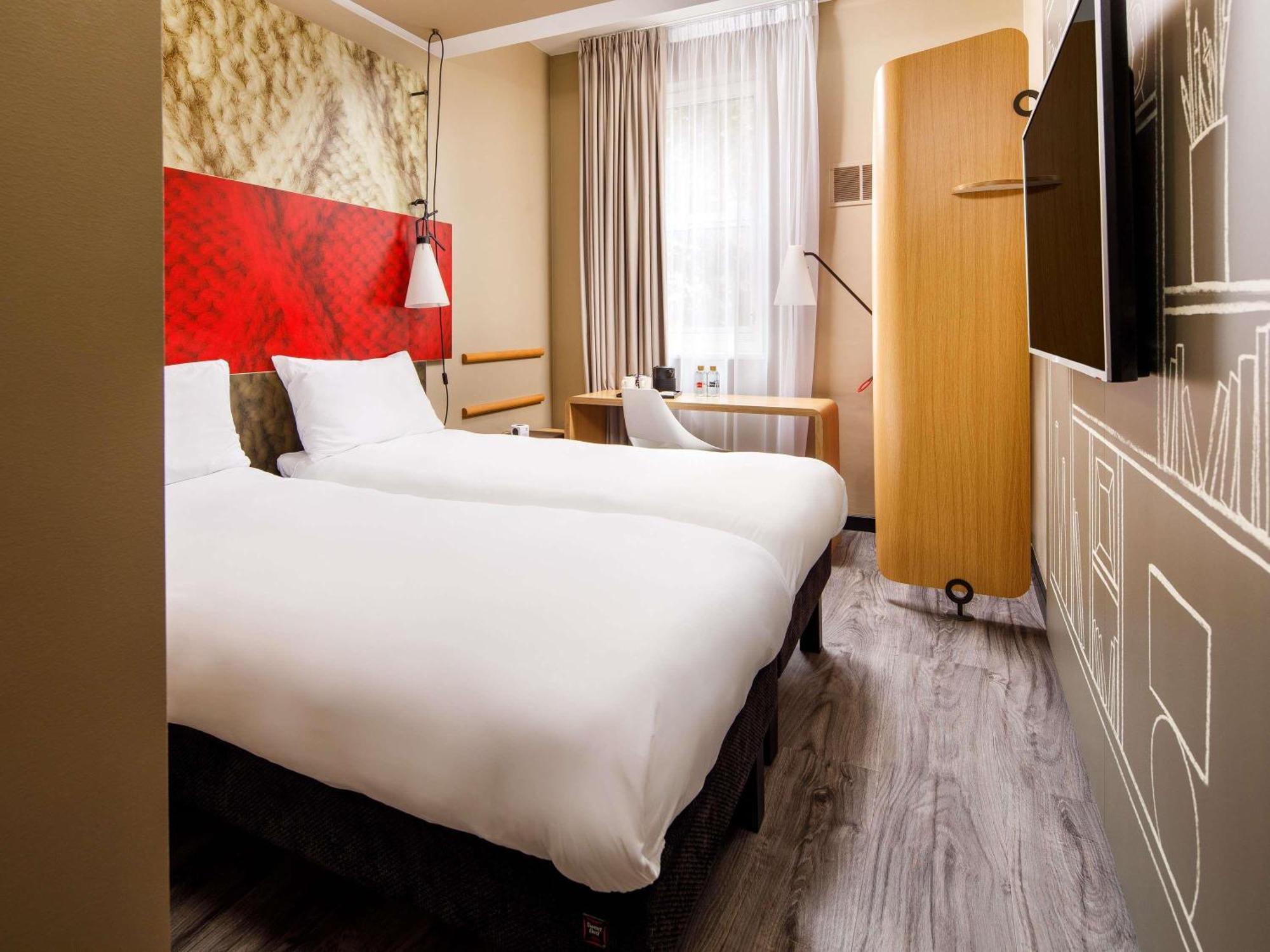 Accessible Room with Two Single Beds